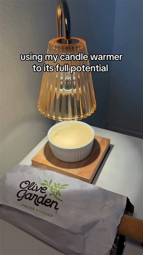 Soft lighting. Warm alfredo. No notes. | Olive Garden