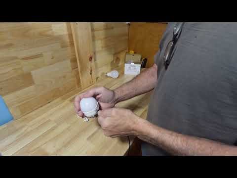 Rechargeable Light Bulb with Remote - Dimmable RDB lighting