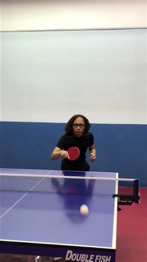 全枱正手進攻練習：起下旋銜接上船，然後反手位也用正手進攻￼￼，腳步的移動非常好￼，美中不足就是用了手發力，缺少核心的力量￼ #tabletennis #pingpong #国球乒#講乒 #https