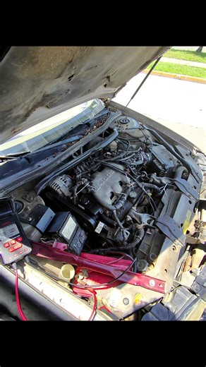 Instalación de Batería de una JEEP CJ que son muy raros encontrarlos en estos tiempos y también damos diagnóstico de batería y alternador a un Chevrolet IMPALA, Saludos👍🏻. #pov #car #like #carro #mecanica