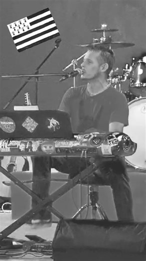 Bon week end🎵🎶 Attention ils sont partout !!! #bretagne #lesbretonsontpartout #BreizhPower #bretagnetourisme | Holy M