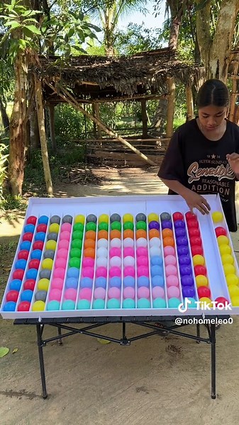 “Orb Alignment Quest: Master Complex Patterns in This Addictive Sorting Puzzle”