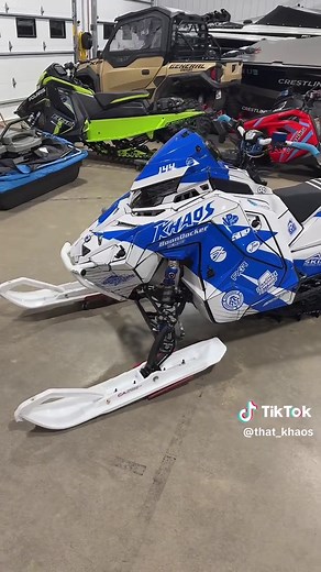 Exploring the Khaos 850 Snowmobile Performance