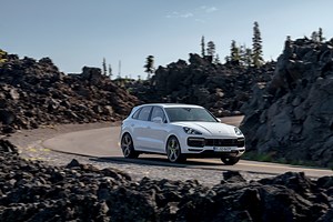 2020 Porsche Cayenne Turbo S E-Hybrid Is Large and in Charge