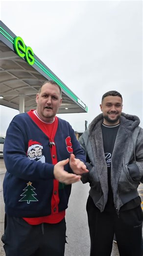 SPUDS 🥔 from Abu Dhabi Grand Prix to a local garage in Wakefield @therealspudbros @spudbrosexpress #yorkshire #wakefield #leeds #jacketpotatoes @egonthemove | Mr and Mrs Yorkshire