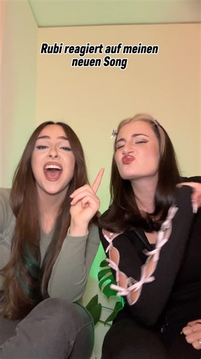 Mit Rubis Kommentaren find ich den Song noch krasser😂❤️ „Nie wieder“ - 27.03.