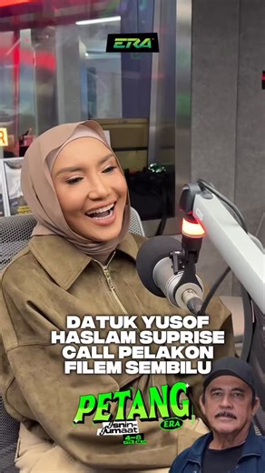 Datuk Yusof Haslam buat suprise call dekat barisan cast Filem Sembilu yang akan buat Konsert Sembilu The Reunion tak lama lagi!! Memang banyak Datuk spill eh 👀 #ERARadioNo1PalingLegit #PetangERA | ERA (Malaysia)