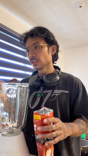 6.9K views · 4.5K reactions | COFFEE TALK EP.2 COMPARING YOUR LIFE WITH OTHER PEOPLE #healthyfood #explore #podcast #gym | TokwaGains | Facebook