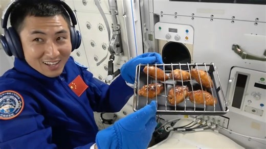 Aboard China's space station, astronauts are enjoying freshly baked chicken wings and steaks for the first time -- thanks to a hot air oven delivered by the Shenzhou-21 spaceship. A viral video shows the crew savoring their space-cooked feast. For more: xhtxs.cn/7WQ | China Xinhua Sci-Tech