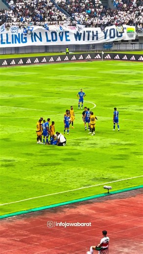 Tubarao Mendapat Kartu Merah di Pertandingan Persib