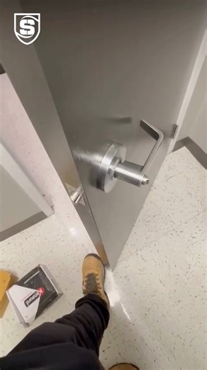 Sure Lock & Key LLC | 24/7 Emergency Locksmith Services on Instagram: "Door lock replacement when the hardware is worn or the key won’t cooperate. Need a locksmith near me? Sure Lock & Key mobile locksmith handles residential locksmith and commercial locksmith work, plus automotive locksmith calls. locksmith services. Call us at (855) 909 - 4011 for locksmith help today Sure Lock & Key 💙 #lockreplacement #doorlock #mobilelocksmith #locksmithnearme #residentiallocksmith #lommerciallocksmith #new