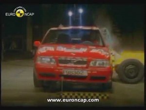 Crash test MB W210 vs Saab 900 vs Volvo S70