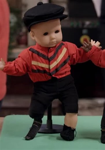 The Repair Shop S06:E58 - Jess' Dolls, Bucking Bronco Bike and Sculpture of David