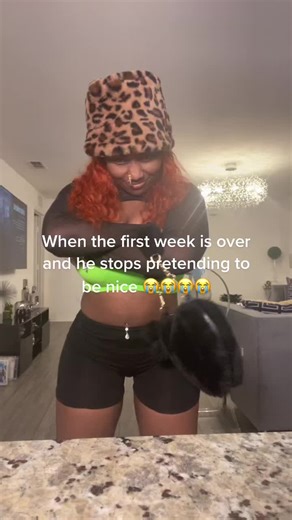 You can’t even hold your act for a month? 😭 purse and slippers found on my site in more colors 🤍💙🖤❤️