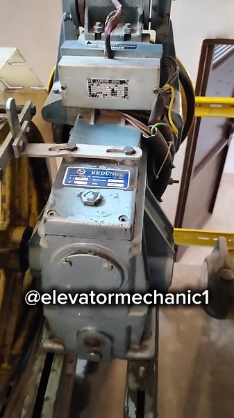 Máquinas vol.1 #lift #ascensores #maintenance #reparacion #ascensor #elevador #mantenimiento #maintenanceman #elevatormechanic #elevatormechaniclife #repairs #elevator #machine #maquinas