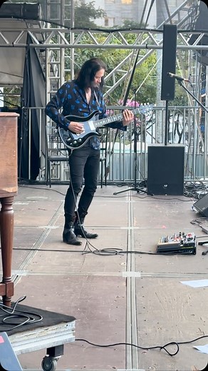 Great vibes tonight @portobluesound 😎 Thank you everybody for coming out🙏 @hendokeys @drumcatmurray @prsguitars @naskatracolle 🎥 @milamphotoarts | Robben Ford Music