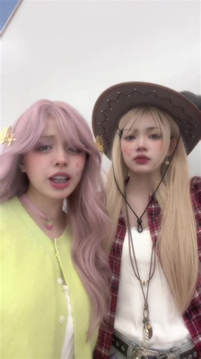 Underrated Duo: Fluttershy and Applejack Cosplay