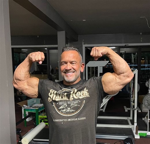 I'm a bodybuilder at 62, I'm still in top shape & I could still out lift you
