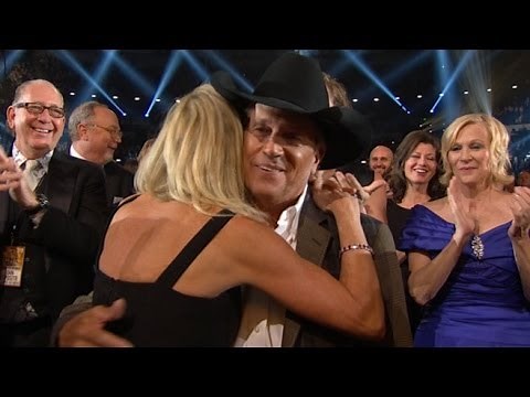 Country Music Awards 2013: George Strait Wins Third Entertainer of the Year