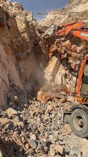 THE IRON GIANT ROARS! ⚒️ Crushing the Hardest Massive Rocks #shorts