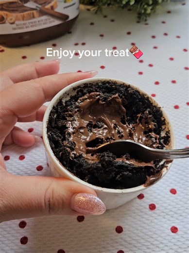 Oreo Mug Cake Recipe (Microwave) - 5 Oreos, Nutella