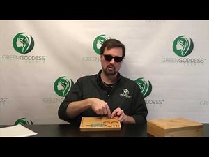 How to Use a Bamboo Rolling Tray