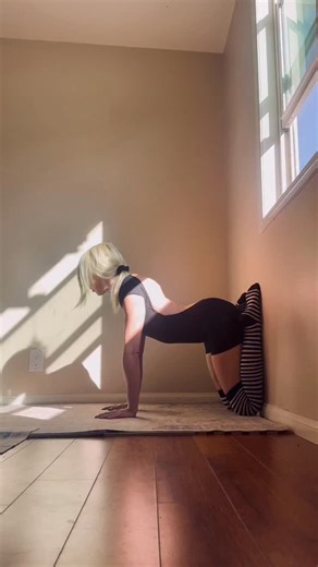 978K views · 1.9K reactions | Cheststand practice #cheststand #yoga #backbend #flexibility | Jamie Rose Brogan | Facebook