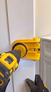 812K views · 4.4K reactions | They blink… you lock. ⚡ Powered by DEWALT . #tips #carpentry #diy #tools #NoVoiceJustSkill #Satisfying | Leandro Felipe | Facebook