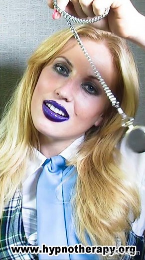 Goth girl hypnosis. 催眠 ASMR roleplay Hypno. Female Hypnotist Skyla 催眠術