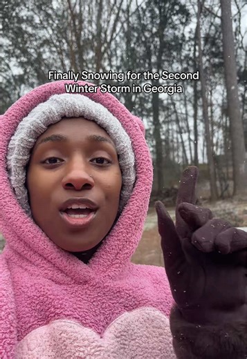 It’s finally snowing in Georgia during this winter storm ❄️🤍☃️ #winterstorm #georgia #snowing #atlanta #snowingingeorgia