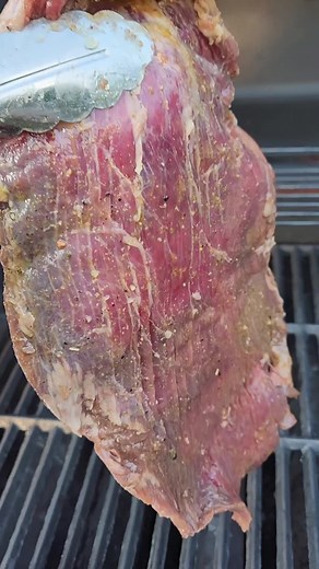 Perfecting the Art of Grilling Thin Steaks with Papa Steel