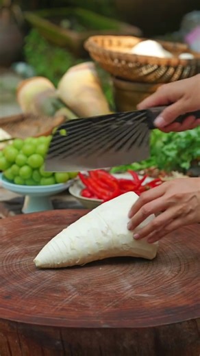 9.1K views · 148 reactions | Foraging for Dinner: Finding Treasures in the Forest... Join us on a foraging adventure! This video shows how we find our food right from the forest, celebrating the connection between nature and our food.Join us on a foraging adventure! This video shows how we find our food right from the forest, celebrating the connection between nature and our food. | Natural Life | Facebook