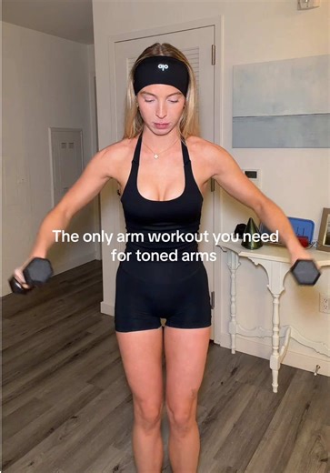At home, in the gym, anywhere, anytime… no excuses!! 5lbs, 20 min! #armworkout #tonedarms #armworkouts #workoutroutine #athomeworkout