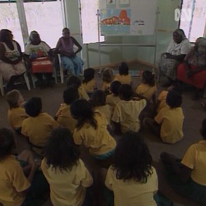 📽️FLASHBACK FRIDAY📽️ Step back to 1992 as we head inside the classroom of the Mirima Dawang Woorlab-gerring Language and Culture Centre in Kununurra. Spot any familiar faces? *Aboriginal and Torres Strait Islander viewers are warned that the following program may contain images and voices of deceased persons. | ABC Kimberley