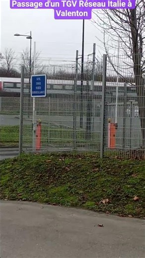 Passage d'un TGV Réseau Italie à Valenton