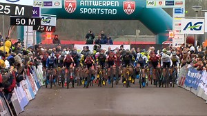 Ze zijn weg! Kijk nu live naar het BK veldrijden. https://sporza.be/wedstrijden/wielrennen/livestream-kijk-naar-het-belgisch-kampioenschap-veldrijden~1578483720656/ | Sporza