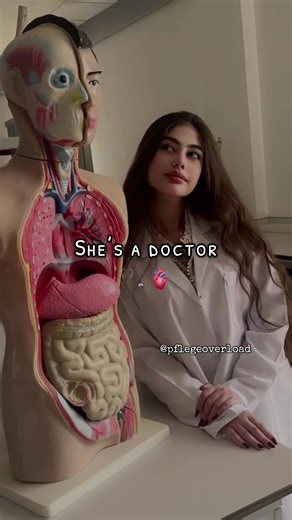 Proof that dreams wear white coats.. 🫀✨ #shesadoctor #doctor #womeninmedicine #whitecoat #medizinstudium