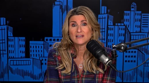 Robyn Polston was a 43-year-old mom and hairdresser from Washington, Illinois. Police say that same mom is now behind bars after allegedly giving birth to her daughter’s 14-year-old boyfriend’s baby. According to investigators, Robyn Polston carried on a secret relationship with the teenager for more than two years. They say she even posed for a maternity photoshoot with him, told friends a series of conflicting stories about who the baby’s father was, and tried to keep the truth buried until a 