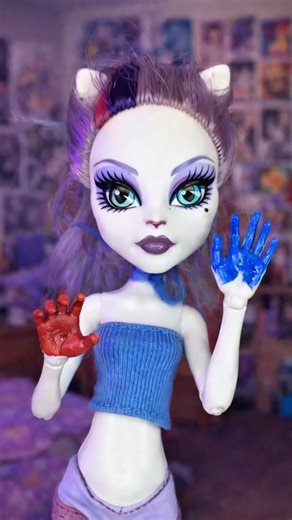 Giving my doll NEW hands using 3D printing 😱🖐️ #rhthgame #colormixing