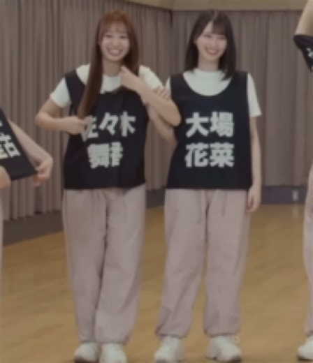 可愛いシーンで魅せる反応のアイドル