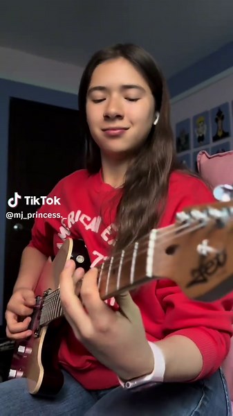 There’s Nothing Holdin Me Back ✨🤍guitar COVER #mjprincess #fyp #guitartok #guitargirl