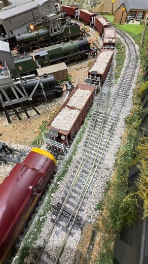 EW&S Class 37 Seacow Ballast hopper freight train.