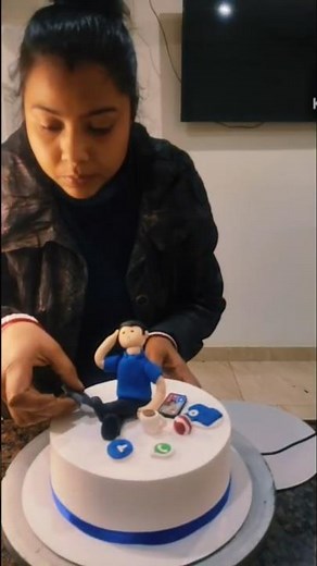 Easy, Simple & Quick Fondant Man Cake Topper for Beginners | Sitting Fondant Man cake #cake #shorts