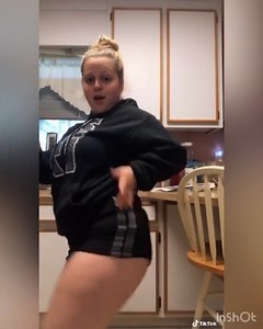 I pull up 🙈 #trendingvideo #funny #dance #hobby #foryoureels #fyp #comedy #reels #trend #passionate #comedian #trendings #dancingqueen #repost #foryou #life | Emmy Bear