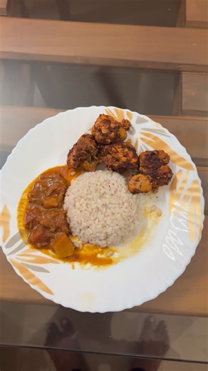 Appu Suresh on Instagram: "Nutritional and healthy lunch Calories are not exactly accurate. Apps used for calorie calculation : MyFitnespal Mynetdiary #workout #viral #diet #viralreels #gymrat #trending #gymmotivation #health #motivation #healthylifestyle"