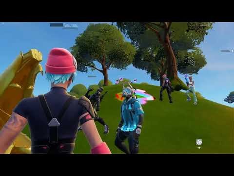 Gold peely emote battles me!