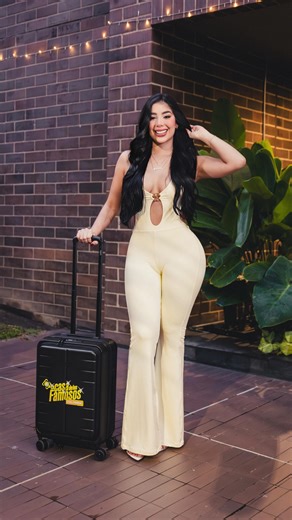 Mariana Zapata on Instagram: "En el tiempo de Dios, no en el mío. Fue cuando él decidió que era MI MOMENTO. 🩷 Siempre estuvo en mi mapa de sueños, a veces parecía lejano… pero solo necesitaba creer más en mí y ¡LO LOGRAMOS! 🥹🔑 Voy a ser 100% yo: con lo bueno, lo imperfecto, lo real… pero SIEMPRE YO. 🤞🏻 Ahora más que nunca los necesito conmigo, Marianita ya está más que lista, okkk? 🤭 Coming Soon 👀✨ @lacasadelosfamososcolombia1"