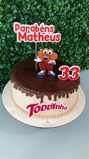 Deliciosos bolos Toddynho personalizadas