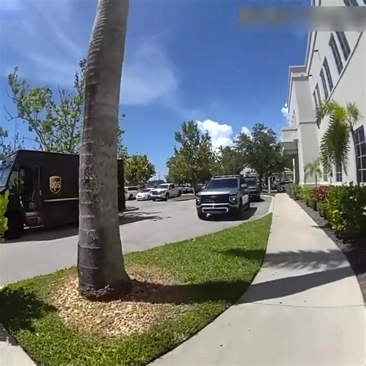 28K views · 92 reactions | Police Called After Patient Refuses to Leave Clinic An incident at a medical office highlights how cooperation and calm behavior can prevent unnecessary legal trouble. Watch to learn why following instructions in public settings helps keep everyone safe. #CommunitySafety #LegalAwareness #RespectMatters #StayCalm | BlueBurn | Facebook