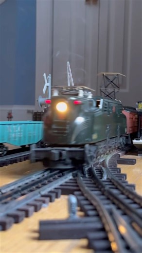 Pennsylvania Railroad GG1 fly-by #pennsylvaniarailroad #gg1 #lioneltrains #modelrailroad